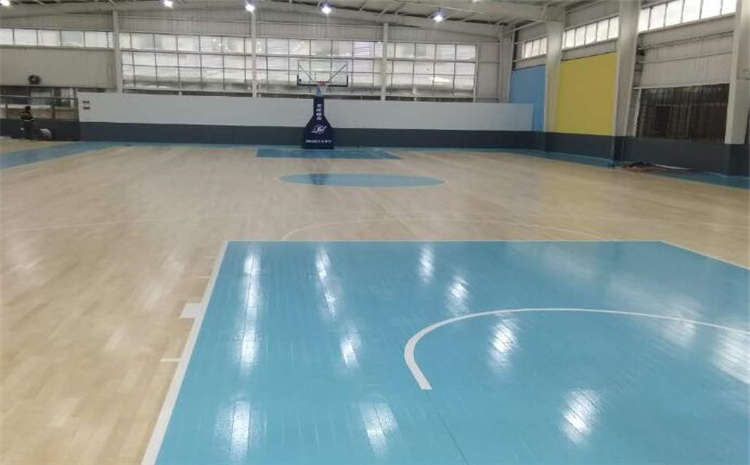 橡膠木排球館木地板廠家哪家好？